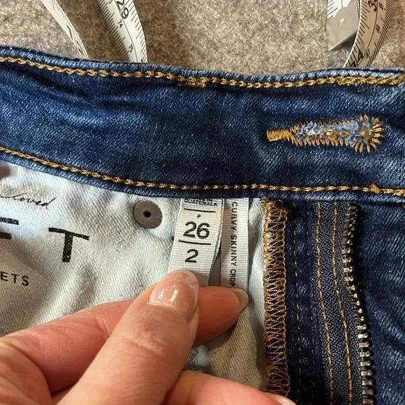 LOFT Curvy Skinny Crop. Dark Wash, 26. - Picture 9 of 11